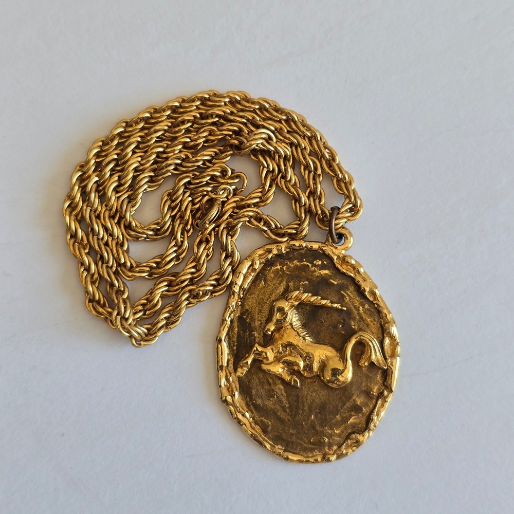 Vintage ART Arthur Pepper Capricorn Zodiac Medallion Necklace Gold Tone Jewelry
